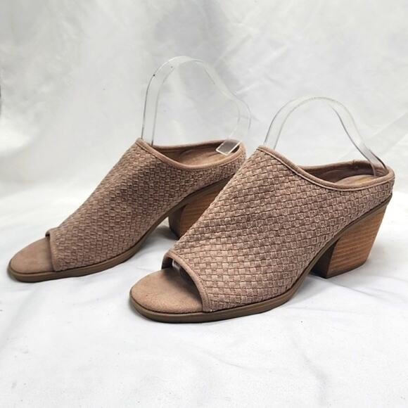 BELLA-VITA🚨NEW🚨ALIVIA STACKED HEELED SANDAL IN TAUPE PEEP/TOE LADIES 11🚨NWOB - Picture 1 of 16
